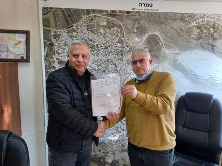 بلدية طمرة تخصص قطعة أرض لبناء محطة إطفاء